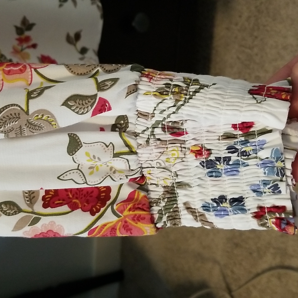 Floral blouse - Picture 2 of 7